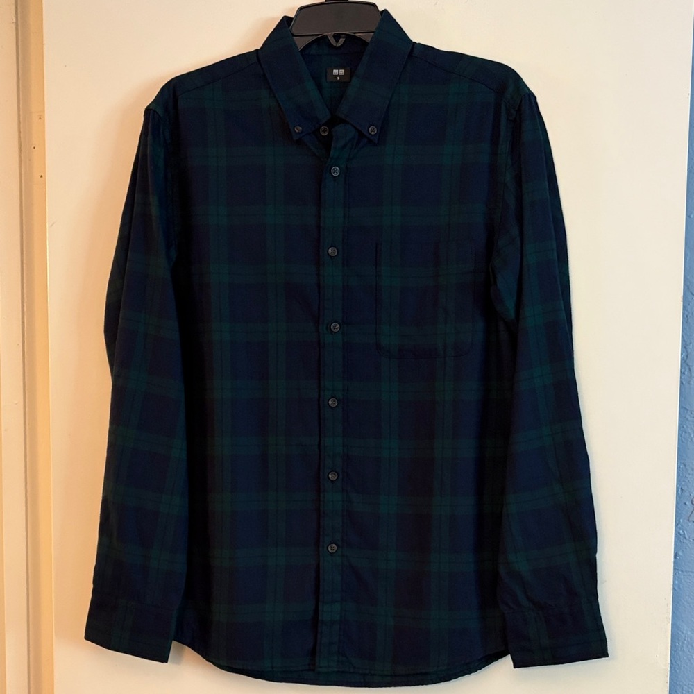 Uniqlo‎ Men’s Dark Green & Navy Plaid Button-Down Shirt, size small